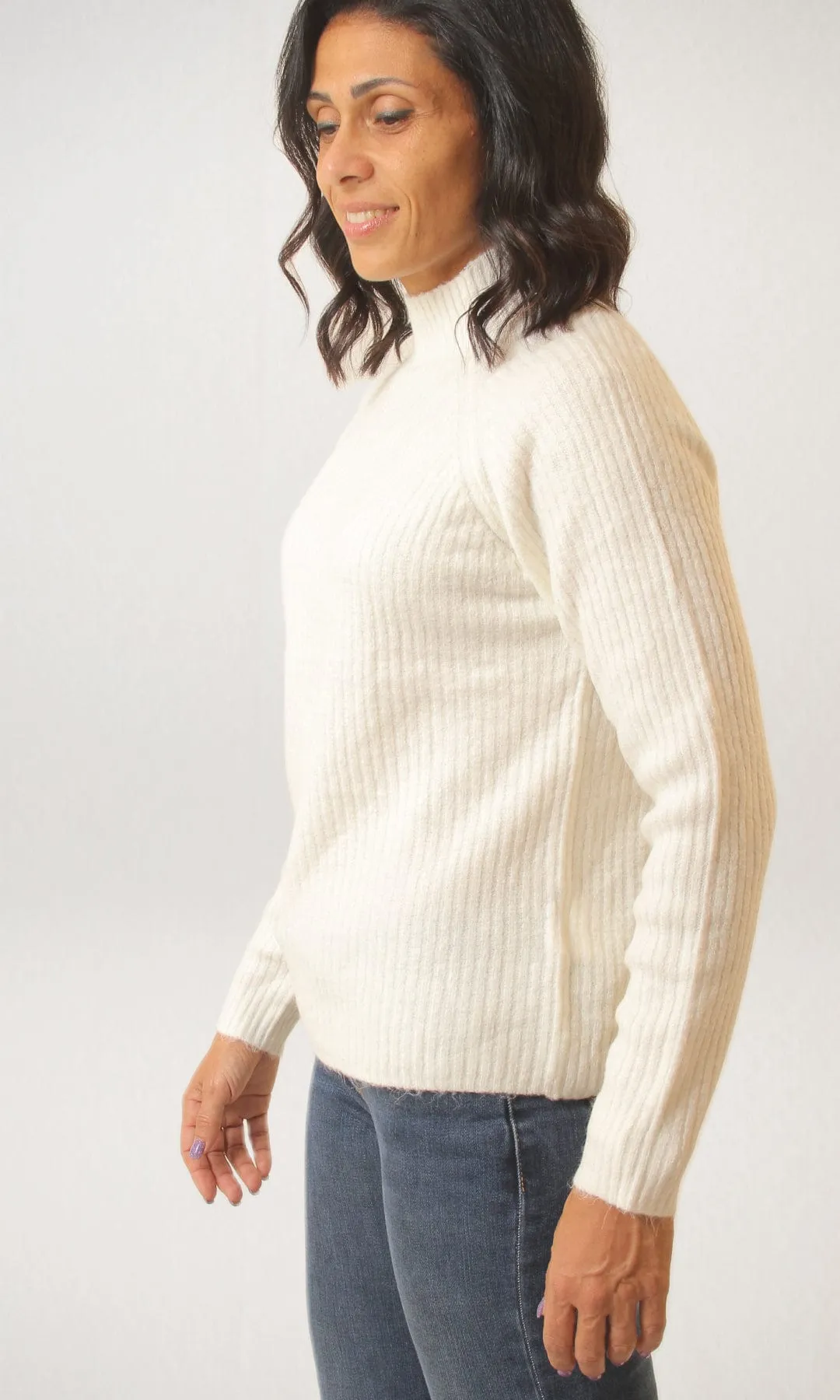 Amisu High Collar Women Pullover - White