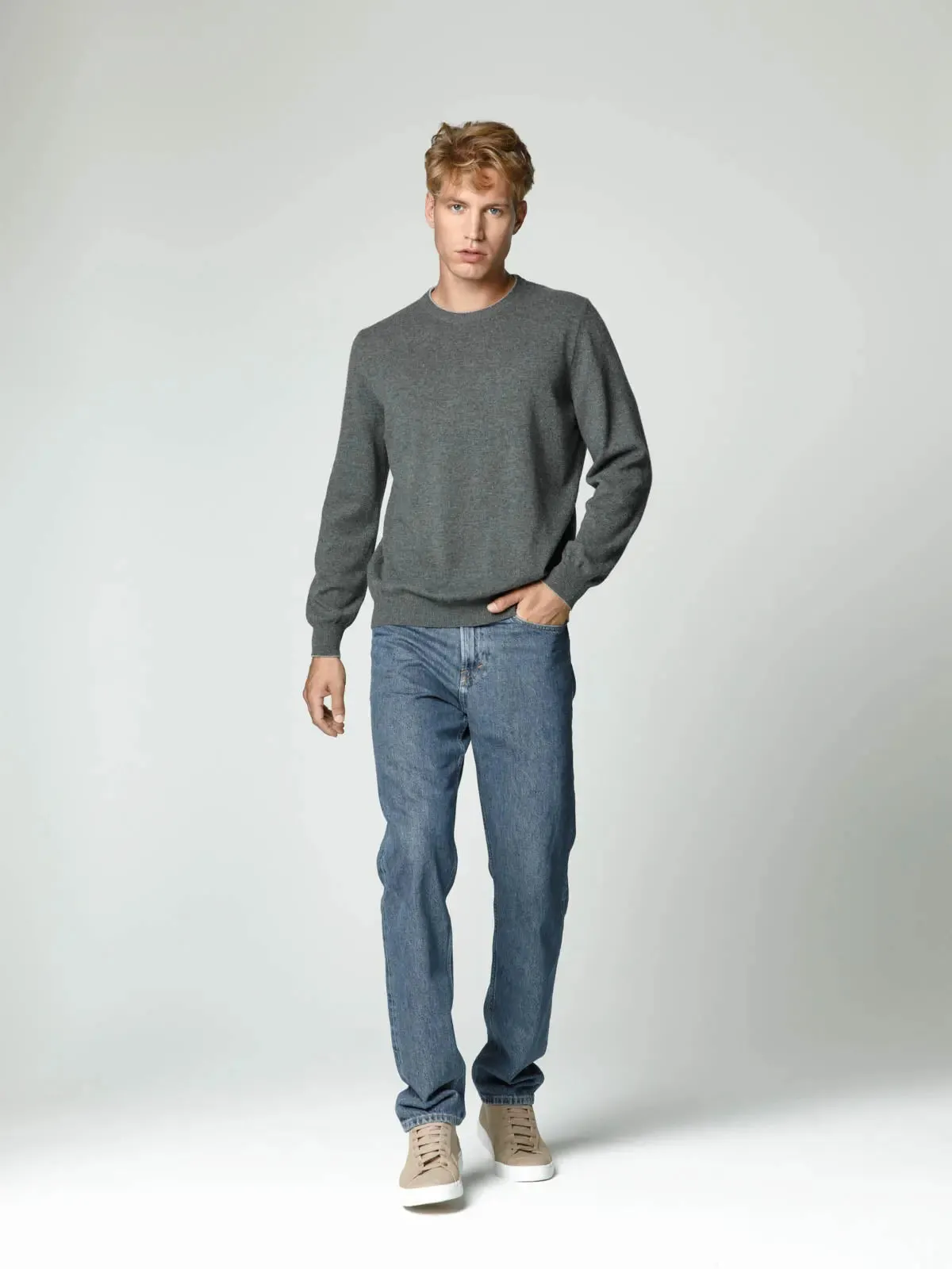 Cashmere sweater in Frost Gray color