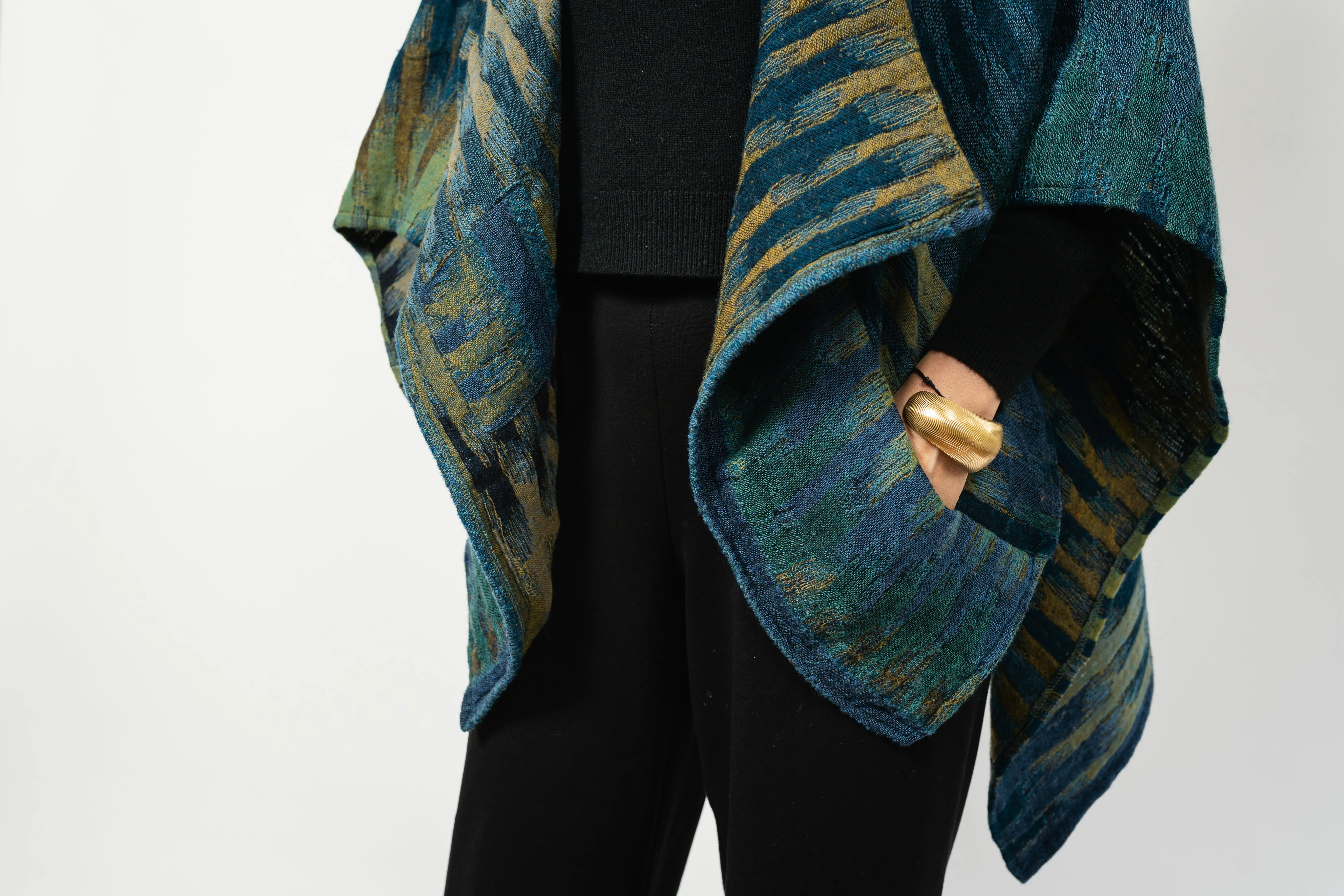 NEW ! In Style Regular Poncho in Reversible Morocco Green colors   Free Bag