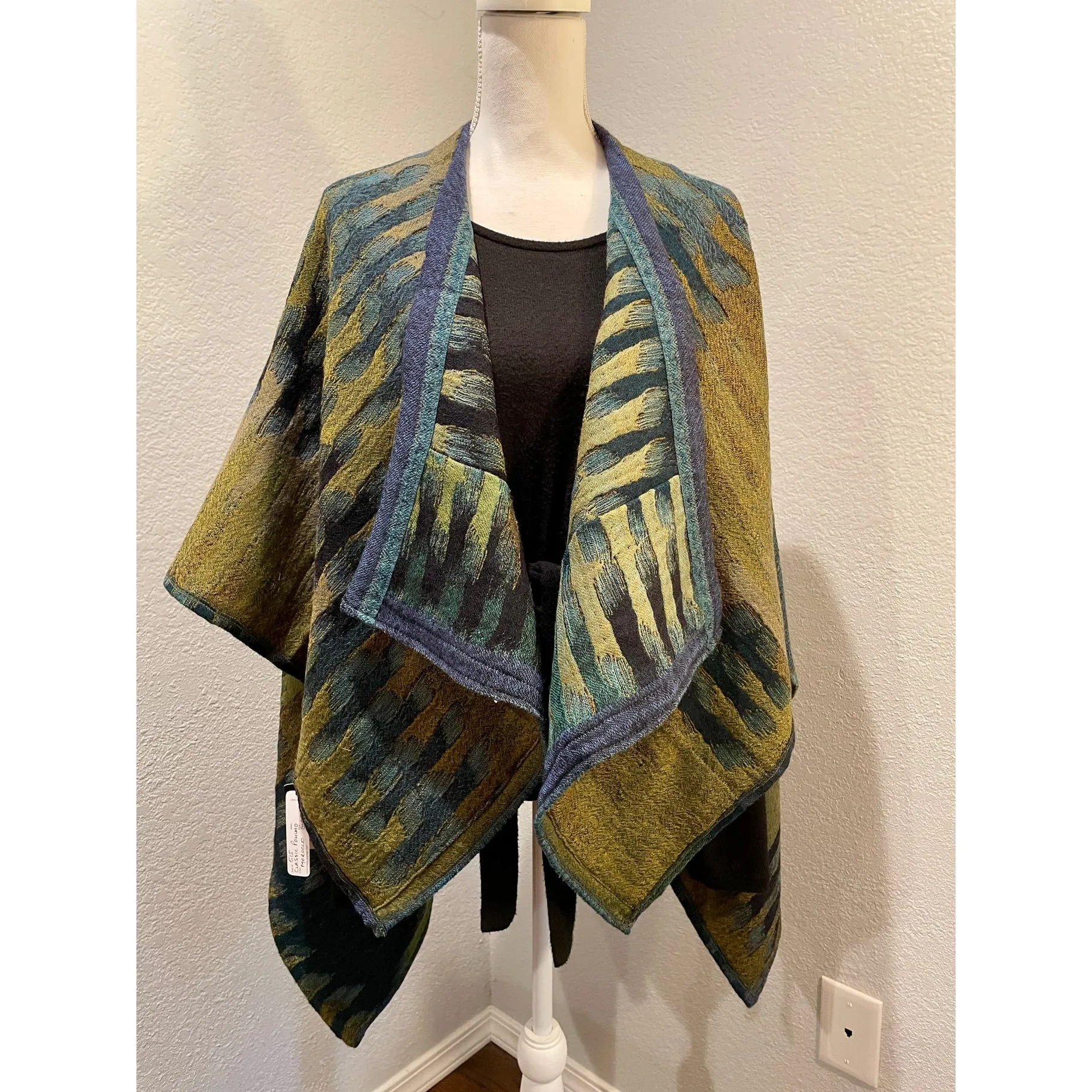 NEW ! In Style Regular Poncho in Reversible Morocco Green colors   Free Bag