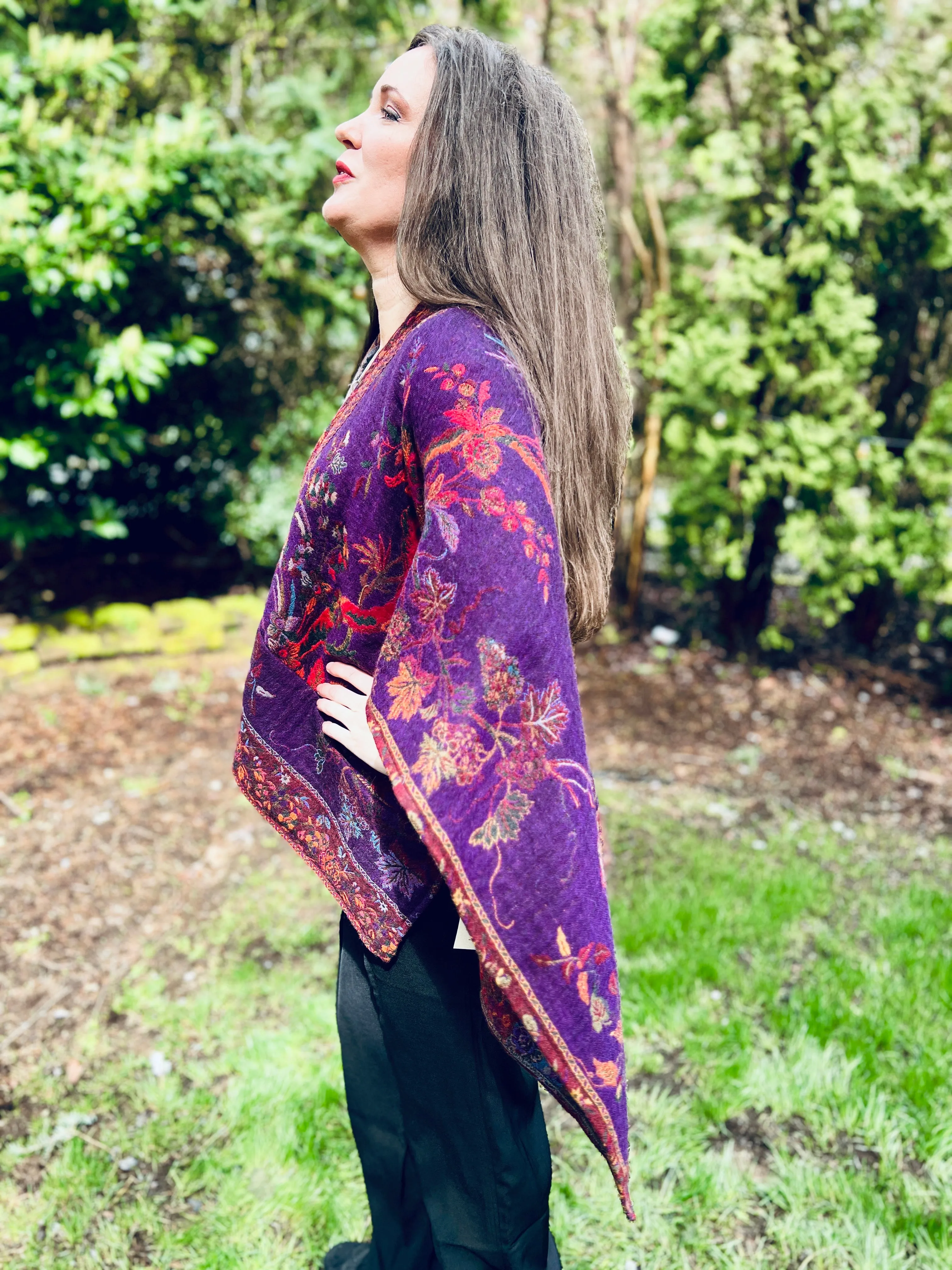 NEW ! In Style Regular Poncho in Reversible Plum Bird colors   Free Bag