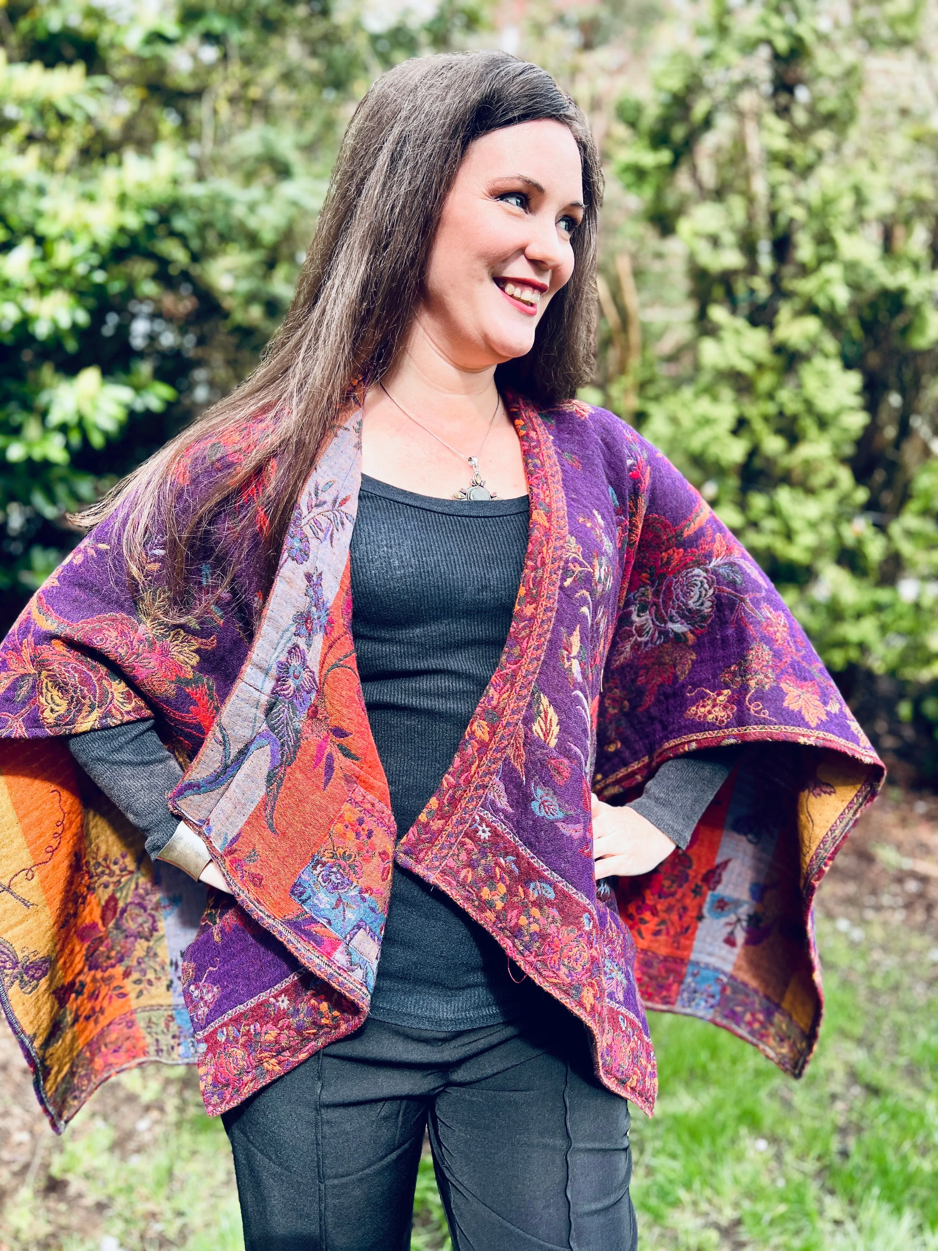 NEW ! In Style Regular Poncho in Reversible Plum Bird colors   Free Bag
