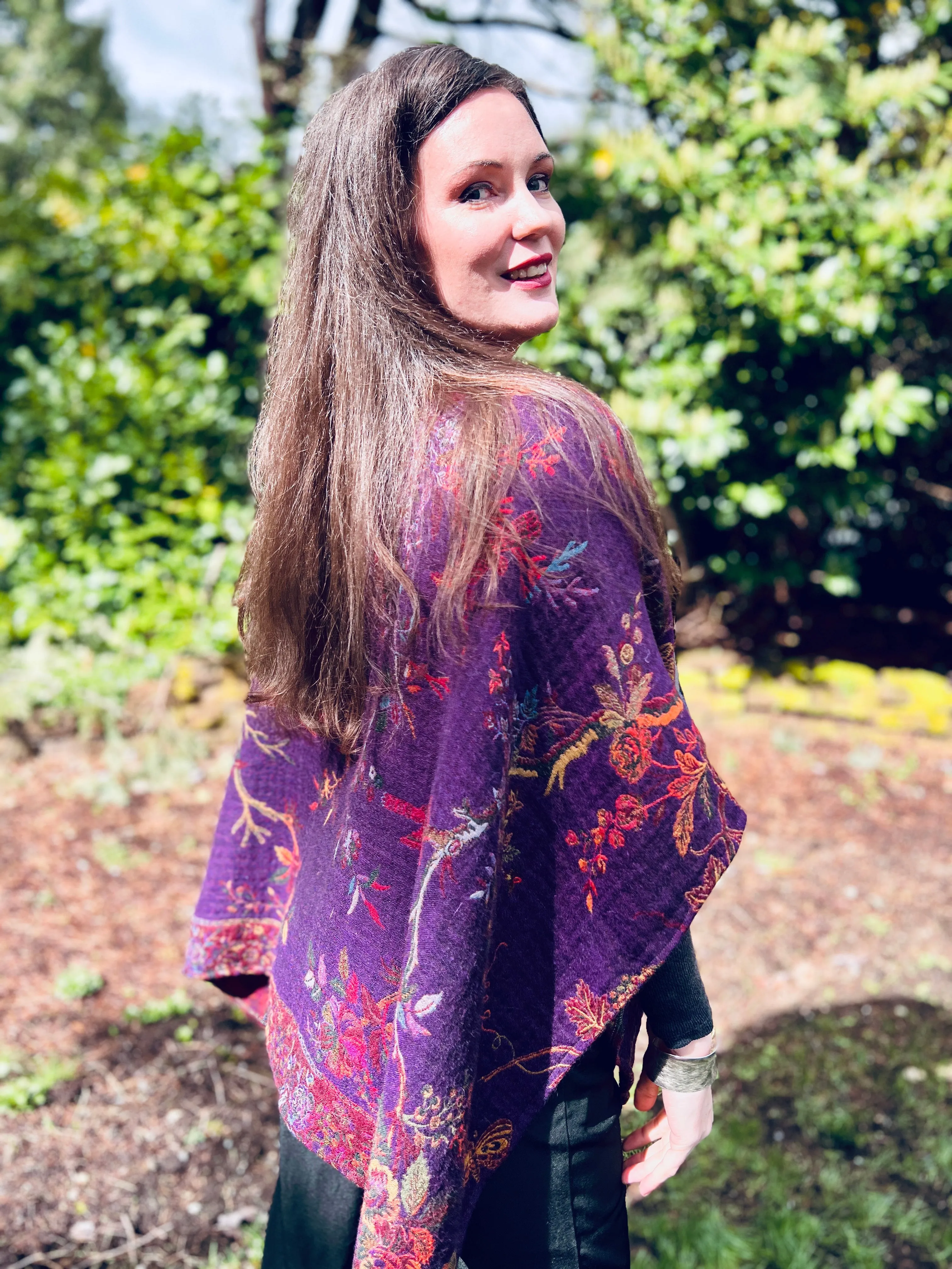 NEW ! In Style Regular Poncho in Reversible Plum Bird colors   Free Bag