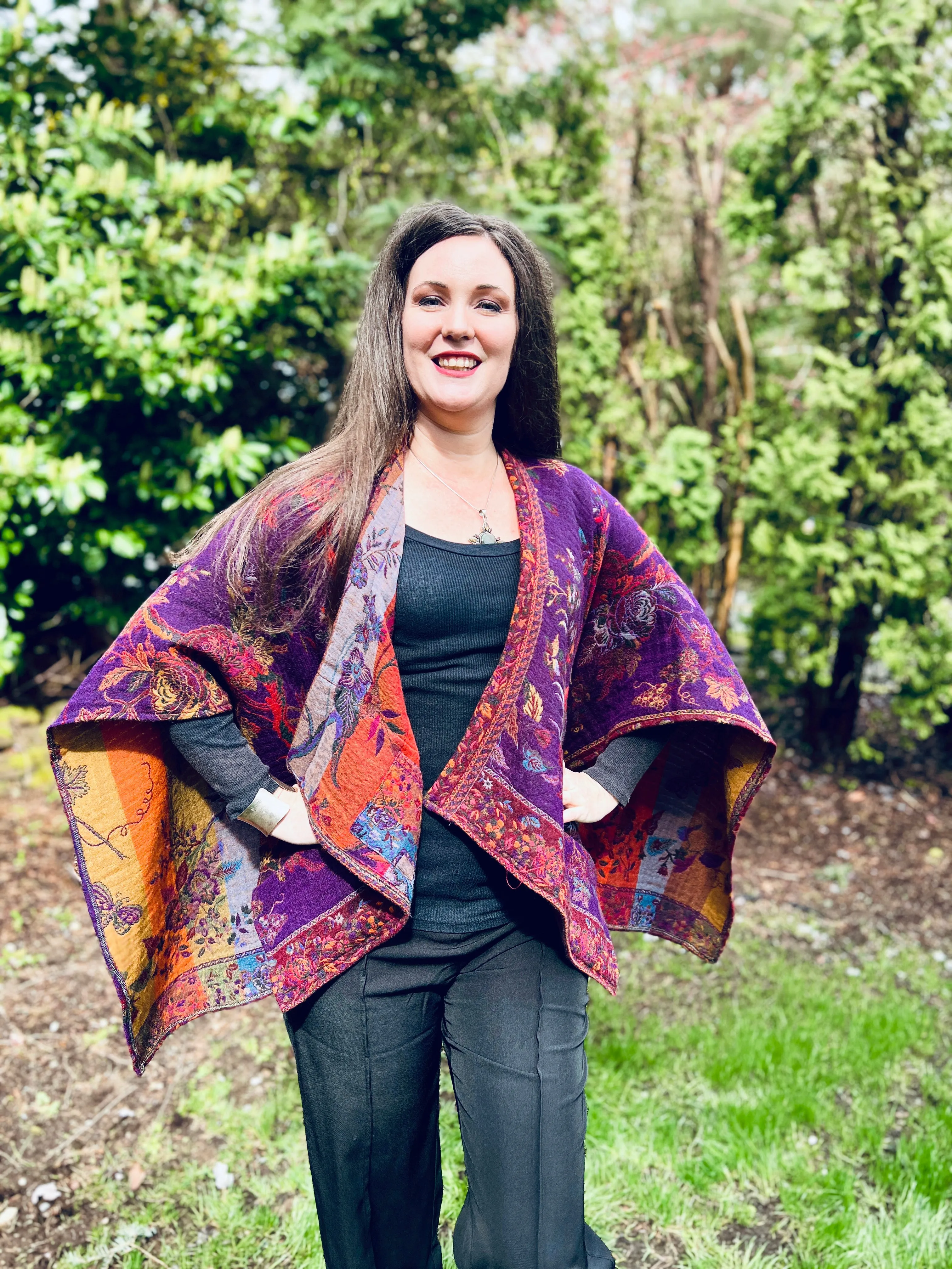 NEW ! In Style Regular Poncho in Reversible Plum Bird colors   Free Bag