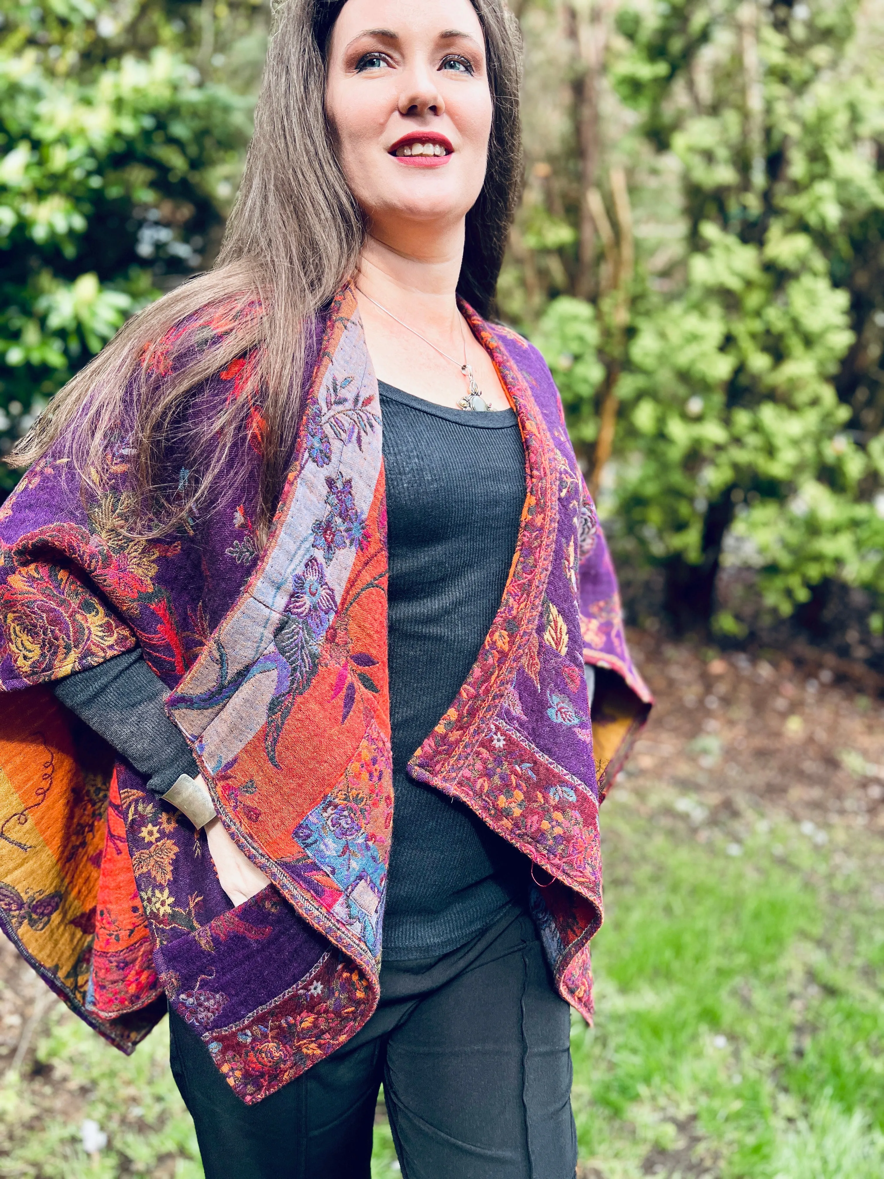 NEW ! In Style Regular Poncho in Reversible Plum Bird colors   Free Bag