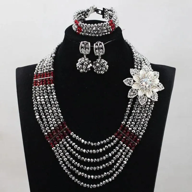 Unique jewelry set elevates