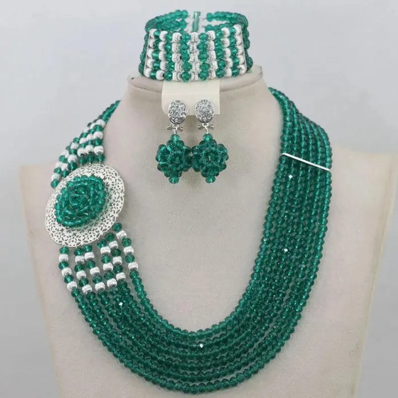 Unique jewelry set elevates