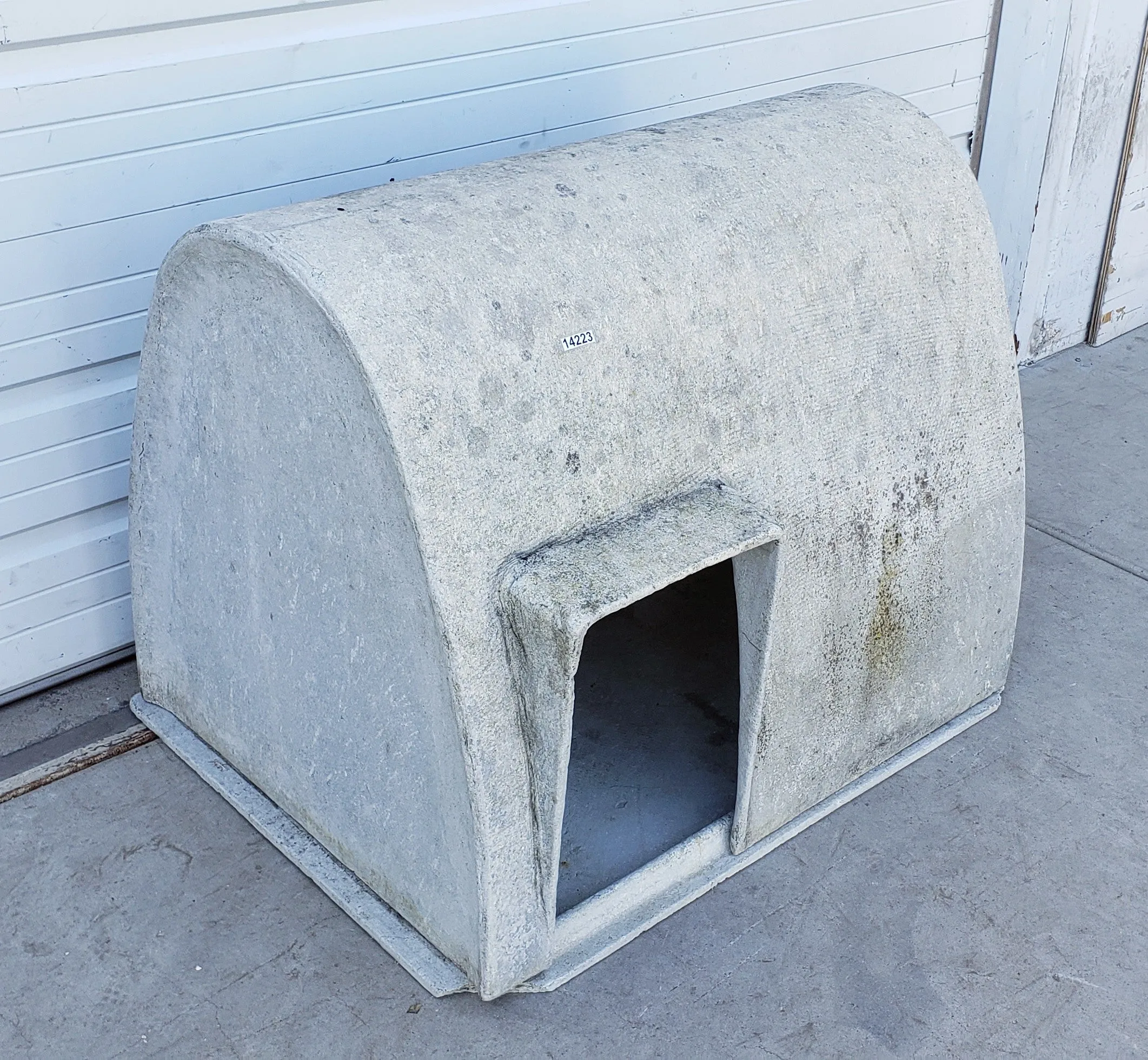 Unique Willy Guhl Dog House